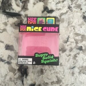 Needoh nice cube pink